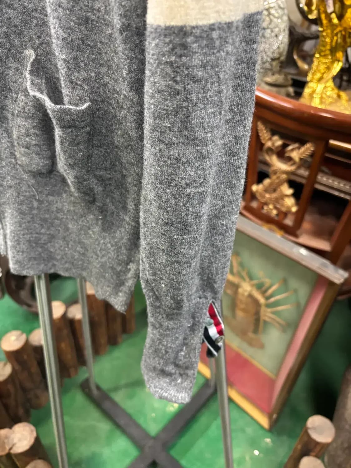 톰 브라운(Thom Browne)사선 완장 메리노 울 가디건 상품이미지3