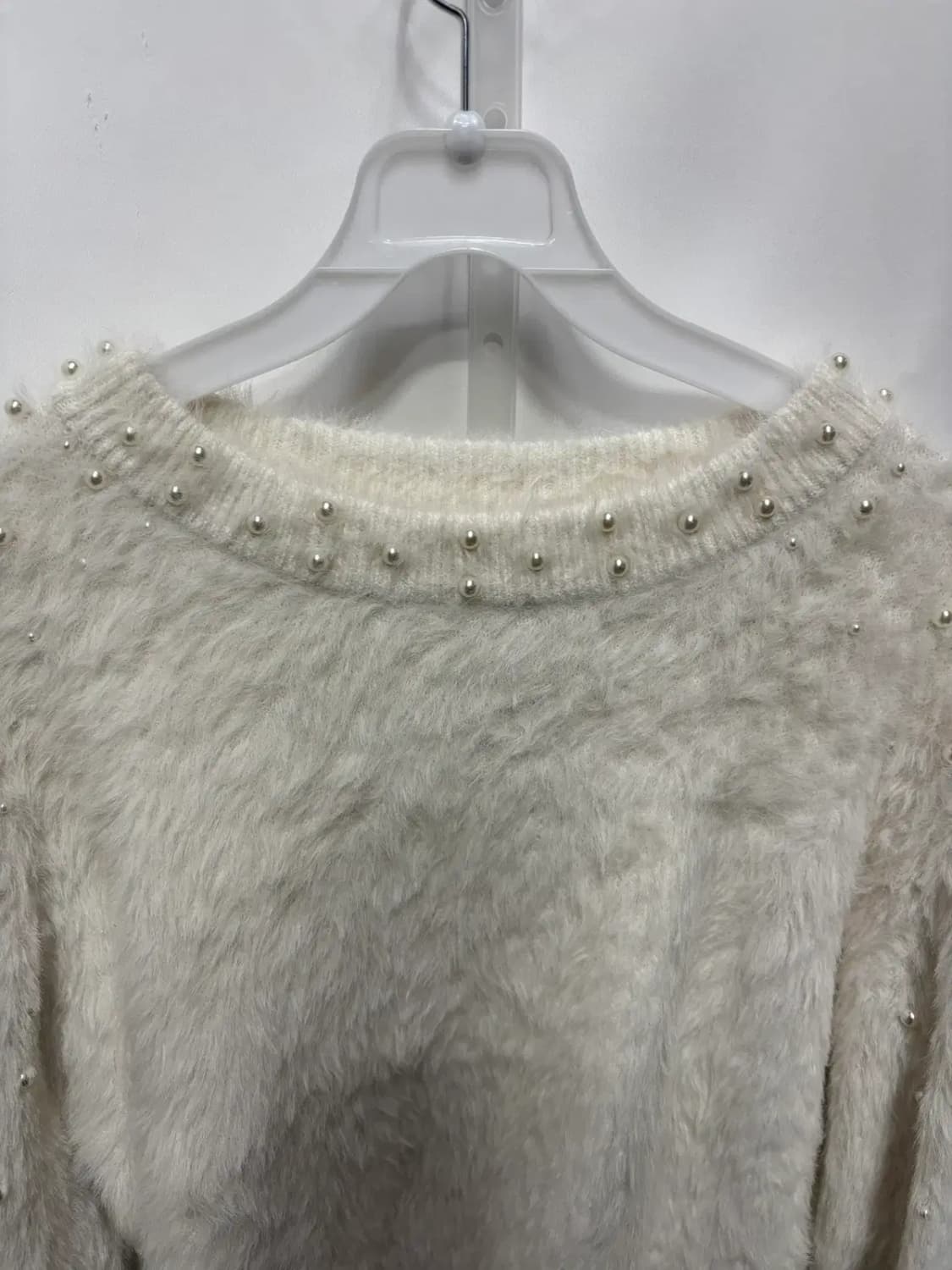 진주 포인트 화이트 퍼 니트 스웨터 상품이미지2