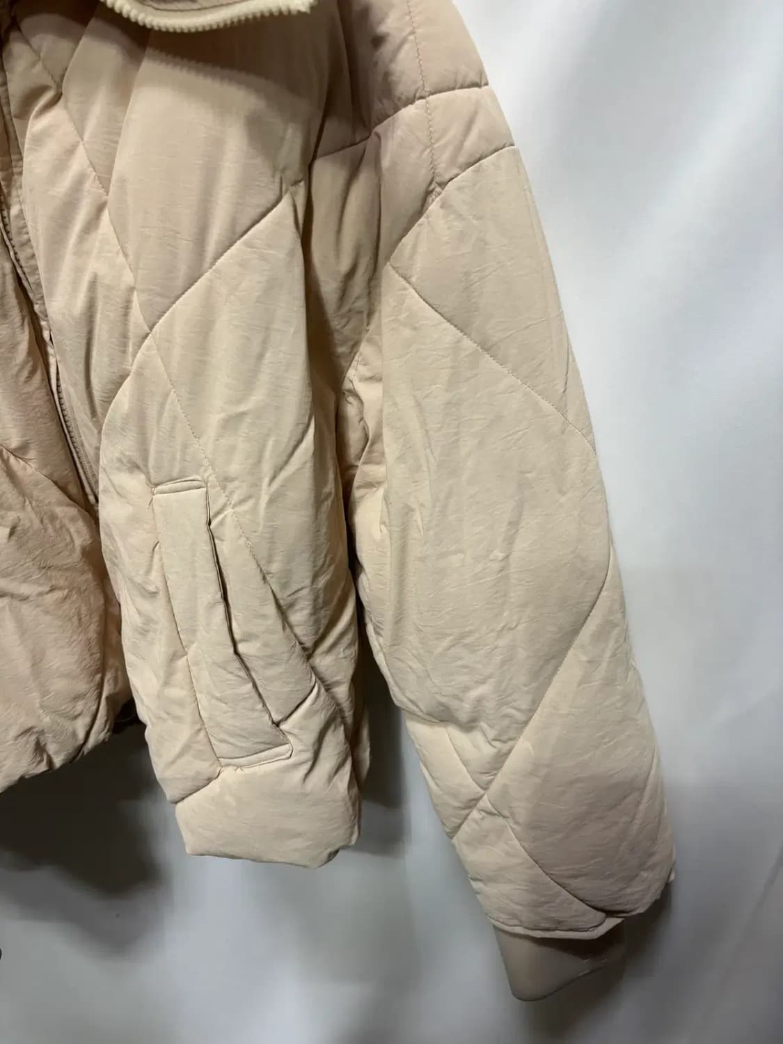 자라(Zara)베이지 퀼팅 하이칼라 패딩 재킷 점퍼 L 상품이미지3