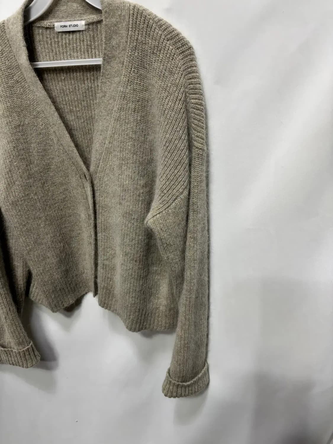 폼 스튜디오(FORM STUDIO)니트 가디건 상품이미지3