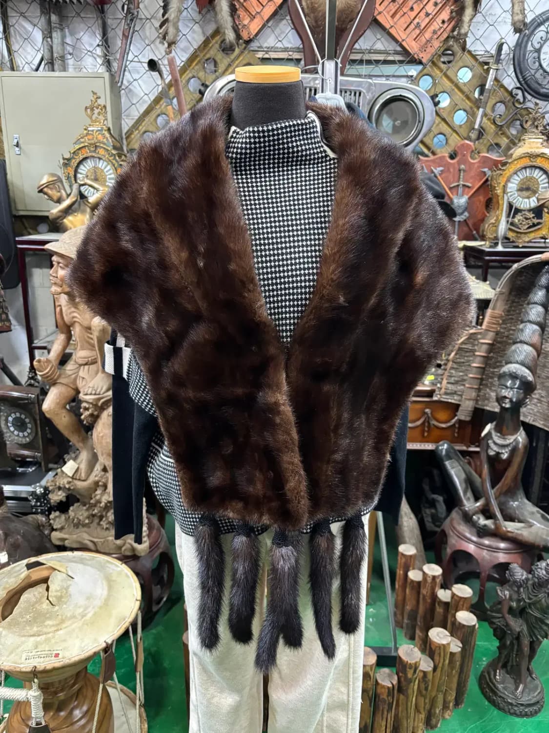 반도 패션  밍크 숄 목도리 케이프 (잠금 고리 있음) 상품이미지1