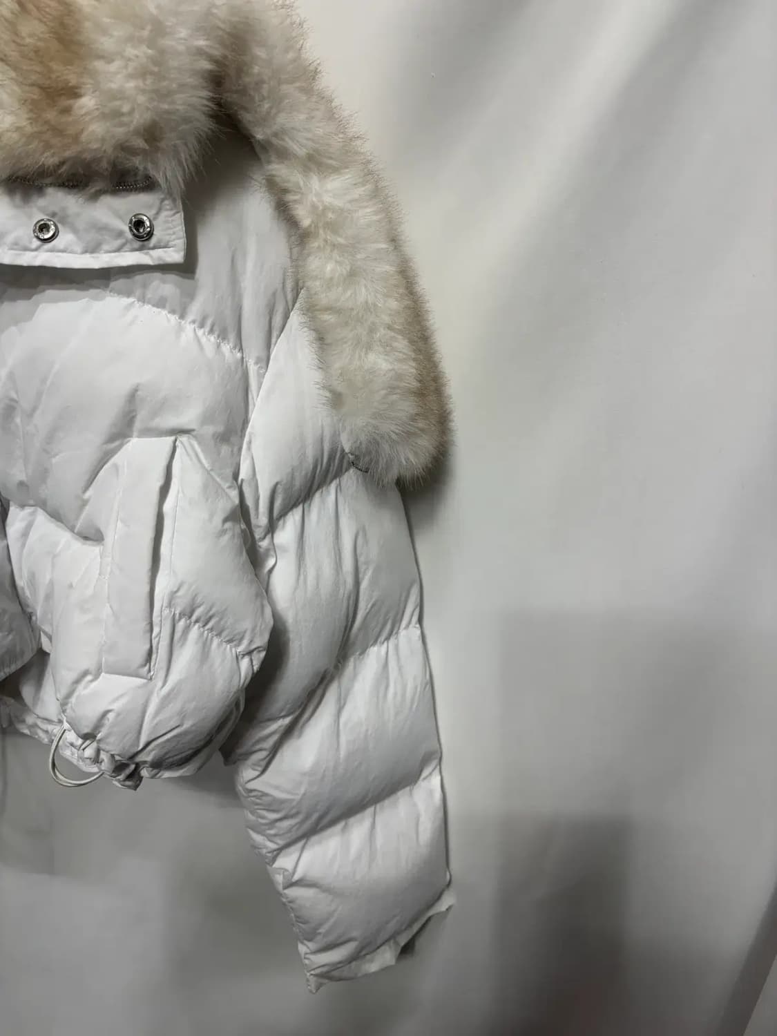 여성화이트 크롭 푸퍼 재킷(숏패딩) 상품이미지3