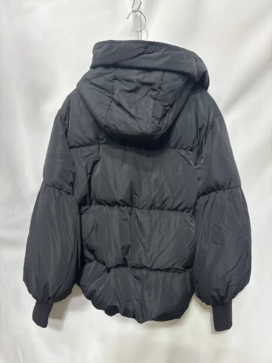 Rare Closet(레어클로젯)블랙 패딩 점퍼(모자털분실) 상품이미지4