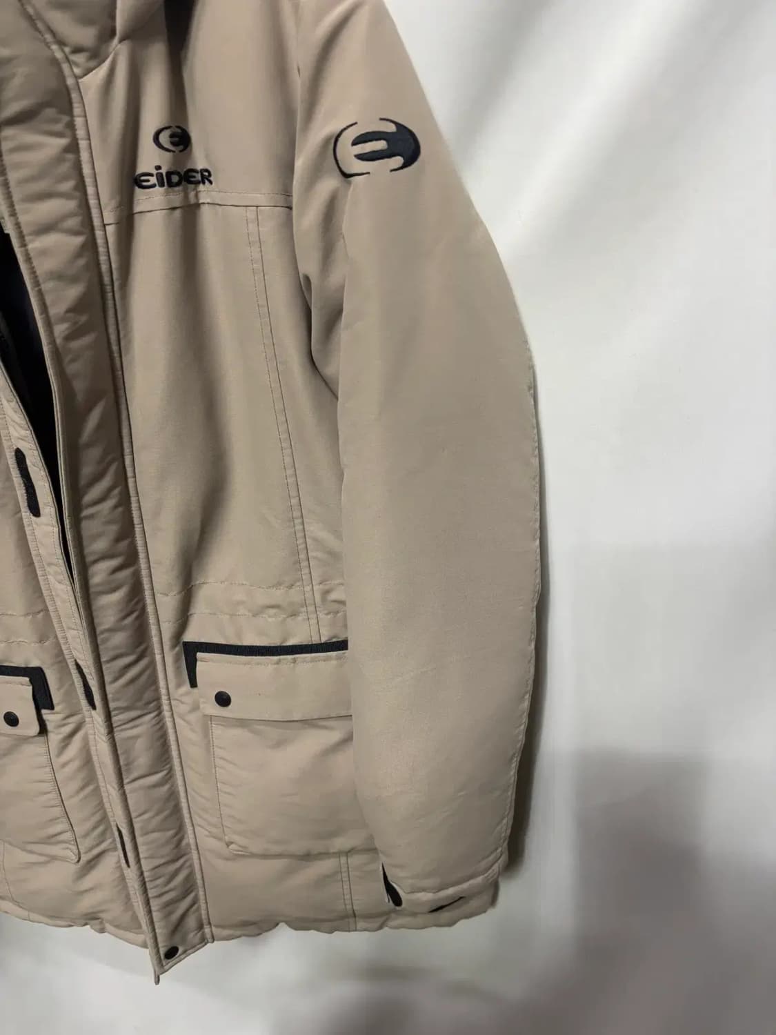 아이더(Eider)베이지 덕다운 후드 패딩 점퍼 상품이미지3