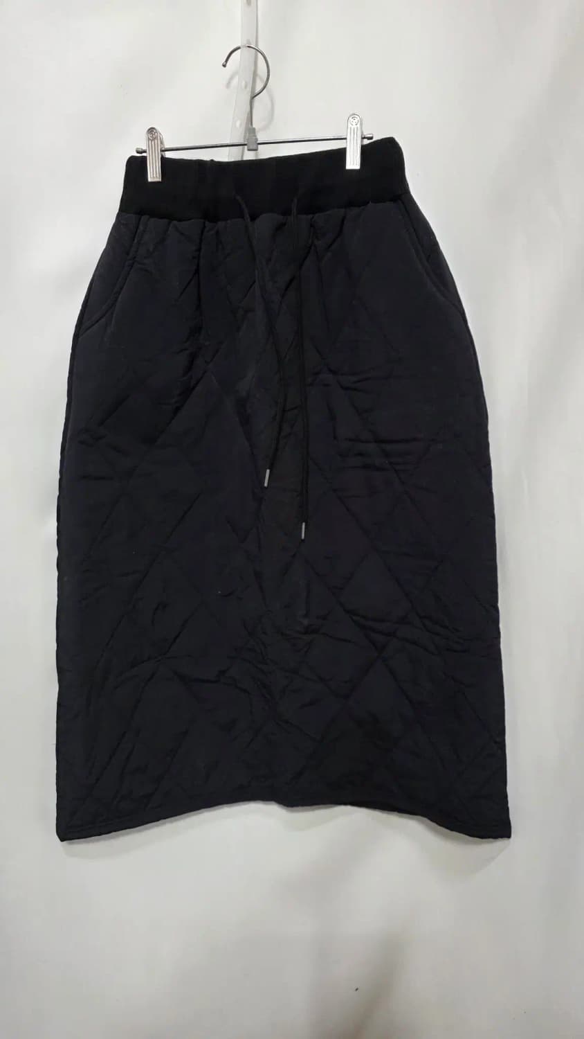 블랙 퀼팅 볼륨 뒤트임 스커트 55-66 퀼팅치마 상품이미지3