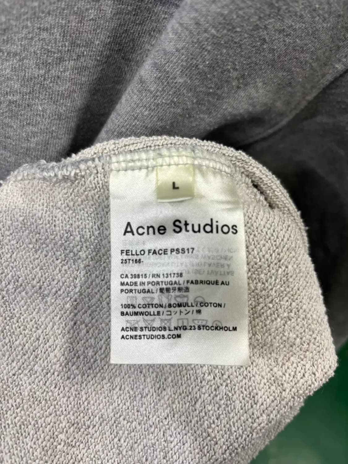 아크네 스튜디오(Acne Studios)페이스 패치 크루넥 스웻셔츠 상품이미지3