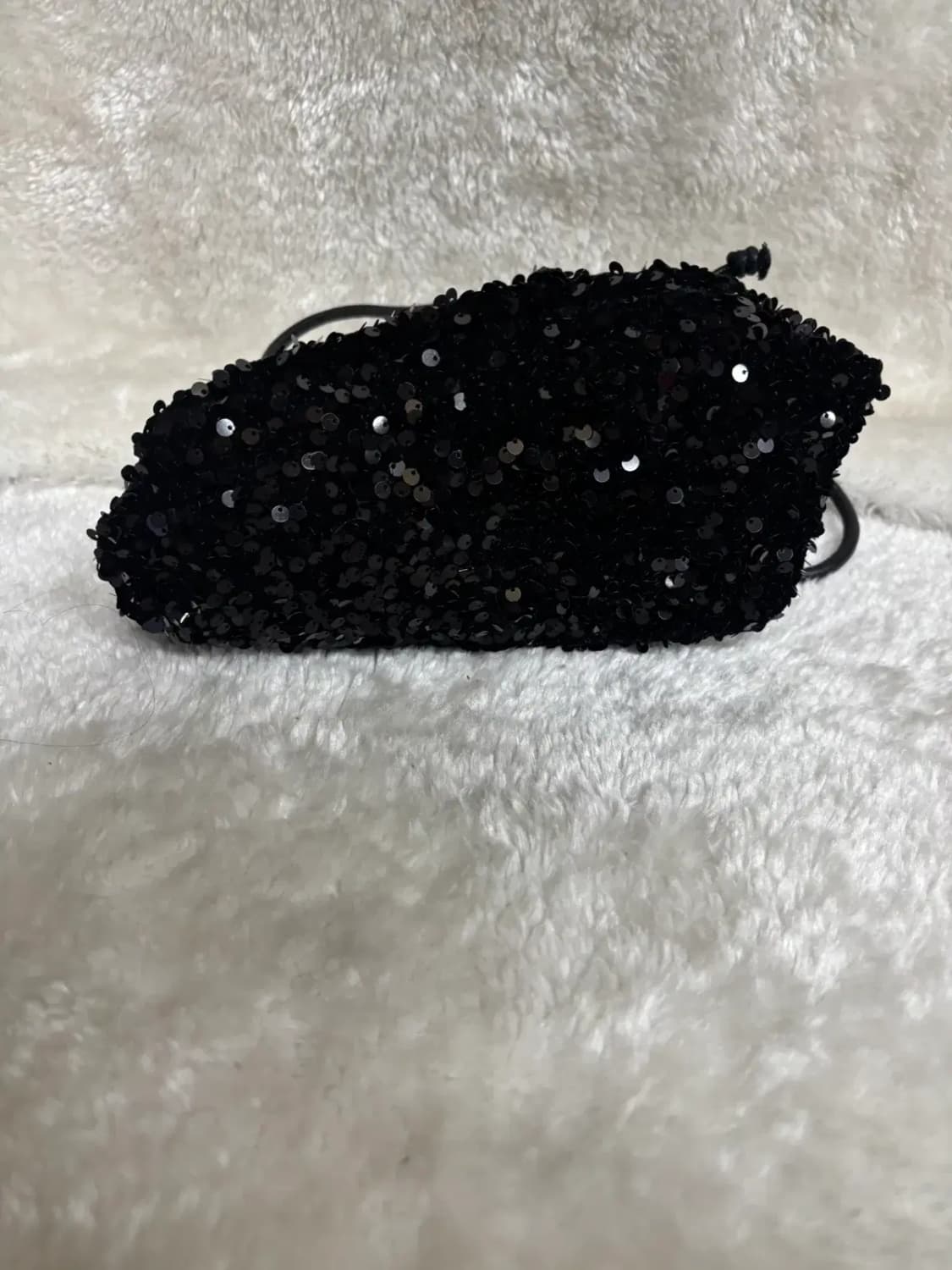 페이퍼보이(PAPERBOY) 블랙 스팽글 미니 토트백(크로스끈 분실) 상품이미지4