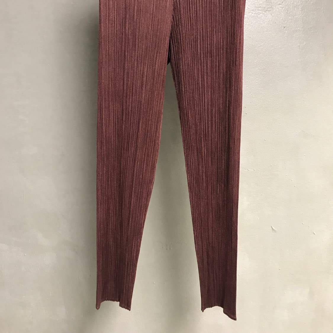 이세이 미야케 플리츠 플리즈 팬츠 버건디 2(W) 상품이미지3