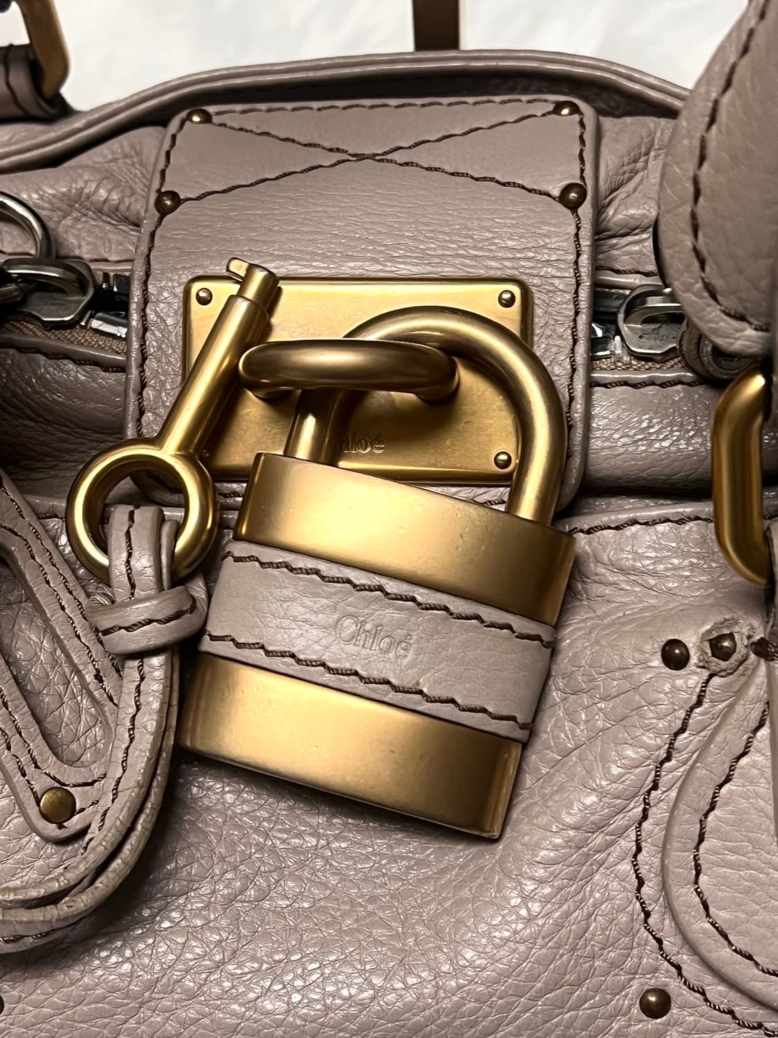 Chloe 끌로에 패딩턴 그레이 레더 아카이브 자물쇠 토트백 상품이미지5