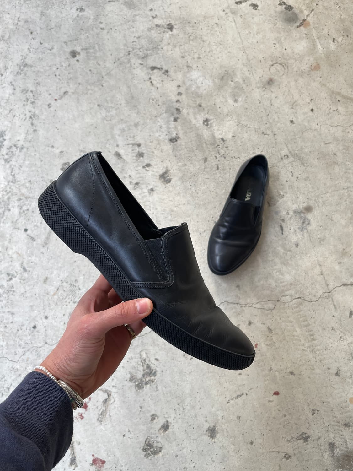 00s Prada All Black Laether Slip-on 상품이미지2