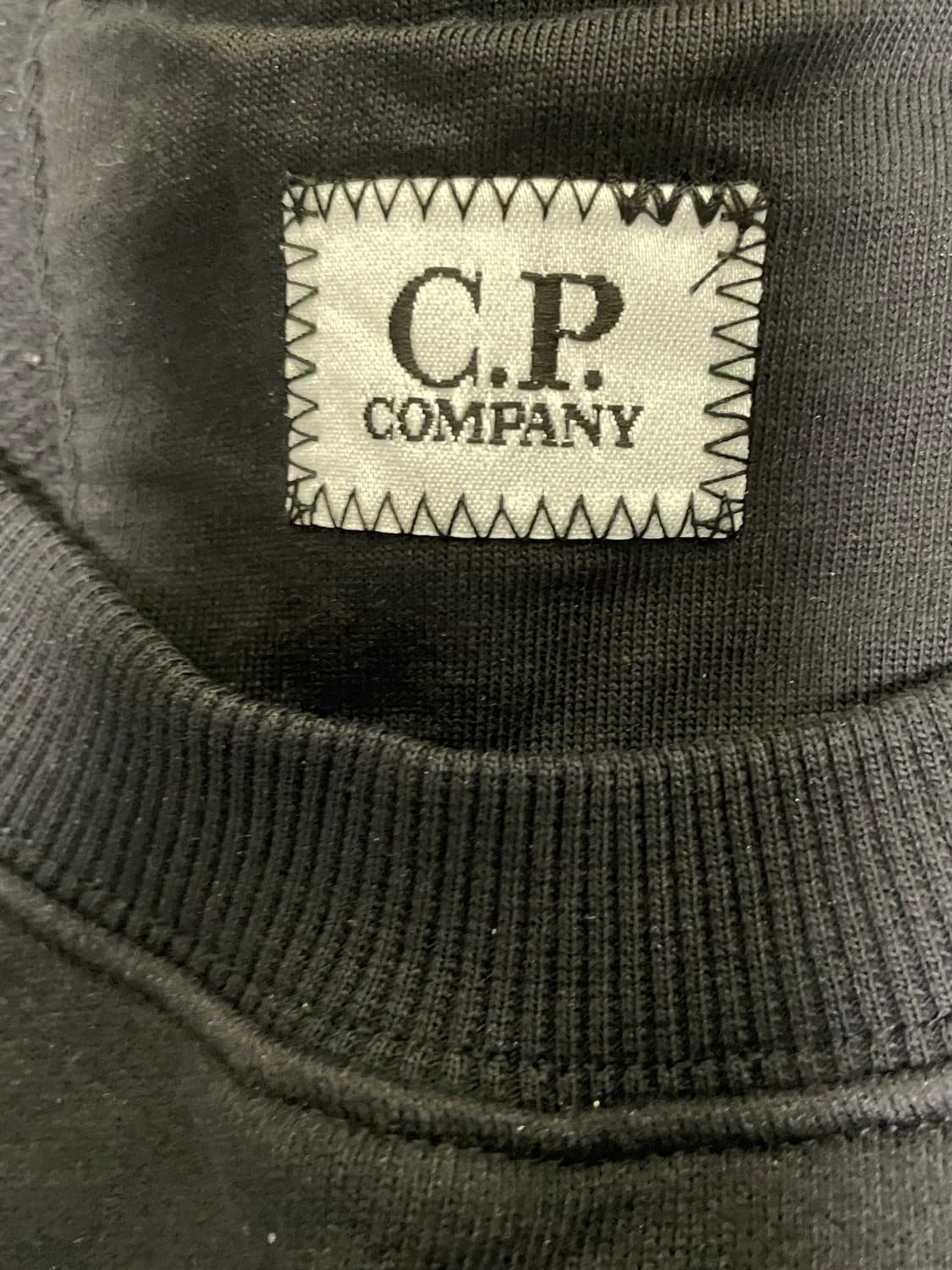 Cp컴퍼니 맨투맨 팔아요 상품이미지6