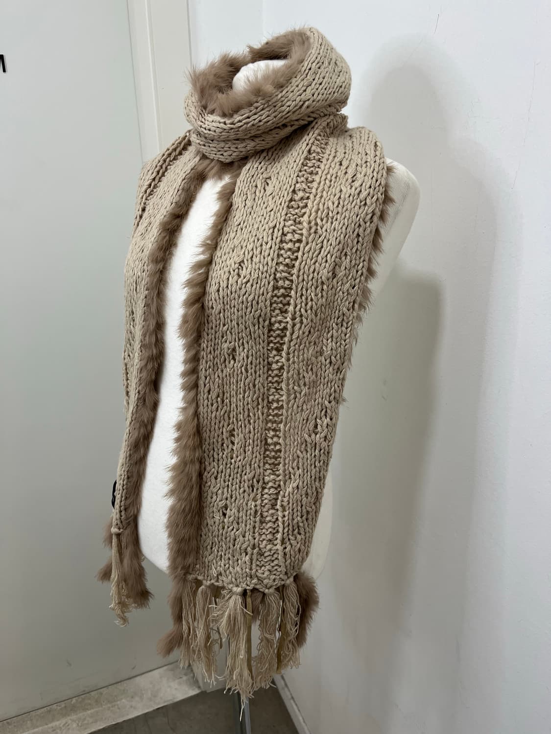 일본 빈티지 갸루 베이지 퍼 테슬 머플러  상품이미지2