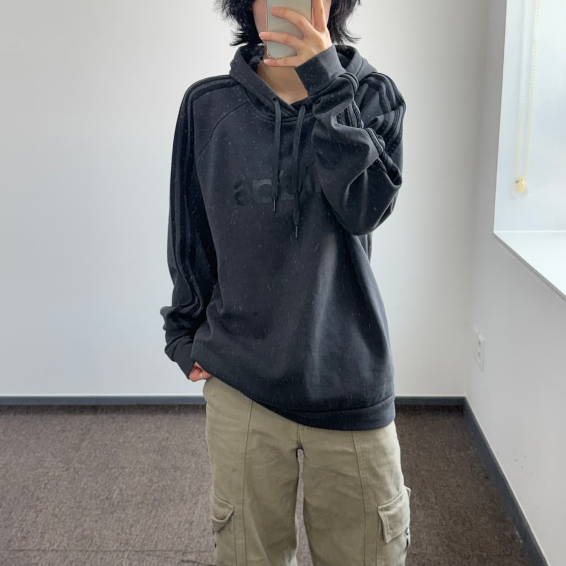 Adidas 아디다스 블랙 스펠아웃 로고 차콜 후드티 상품이미지1