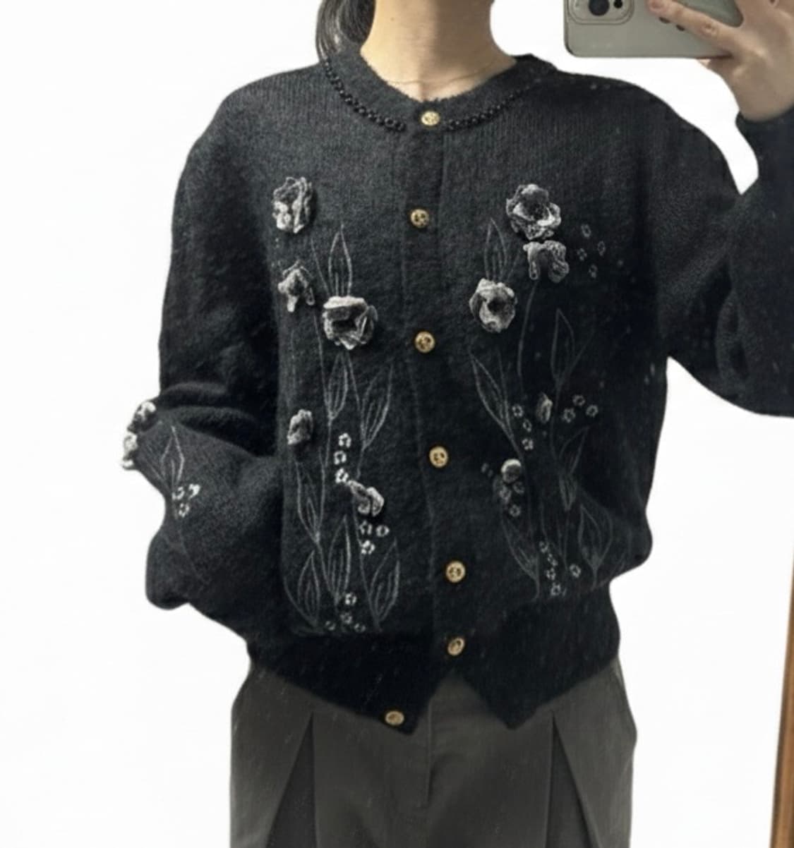 [2/1까지 할인]모헤어 70% 입체 플라워 비즈 가디건 상품이미지8