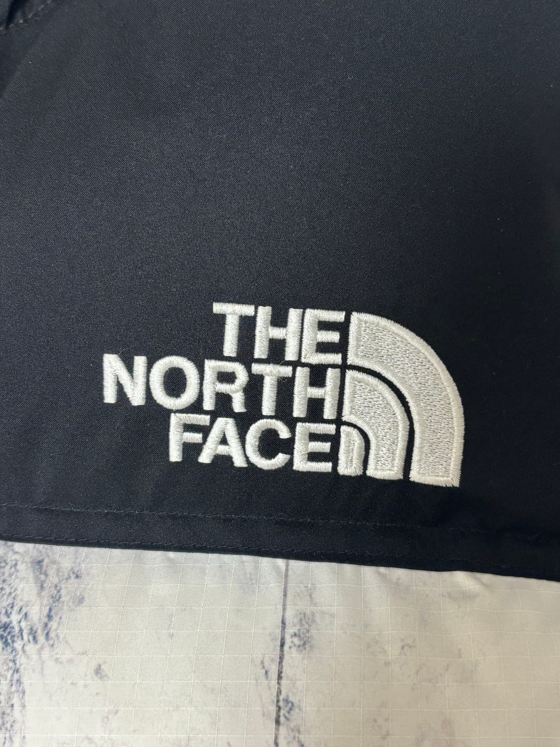 노스페이스 눕시 화이트라벨 노벨티 지구 조끼패딩 상품이미지8