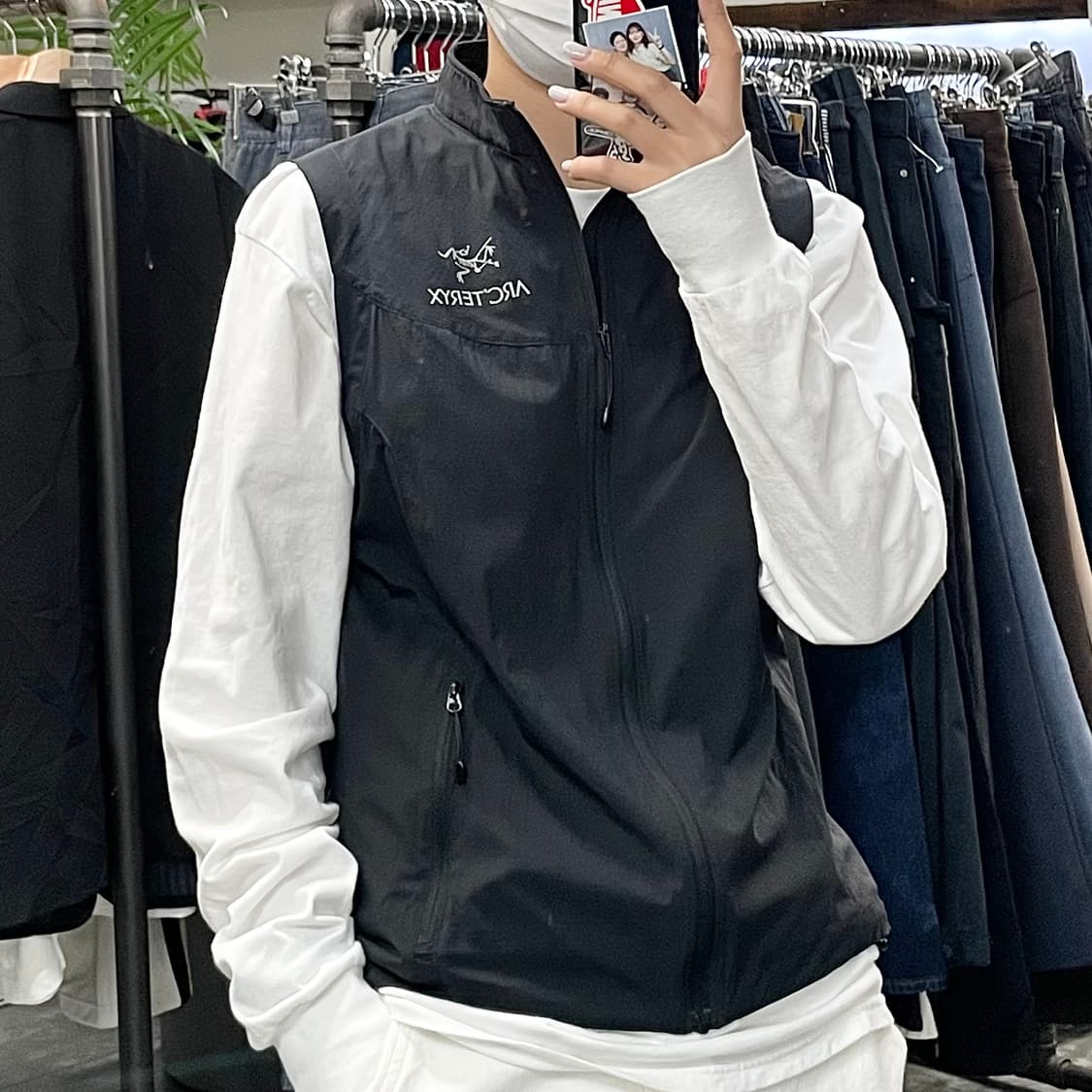 아크테릭스 블랙 집업 베스트 상품이미지1