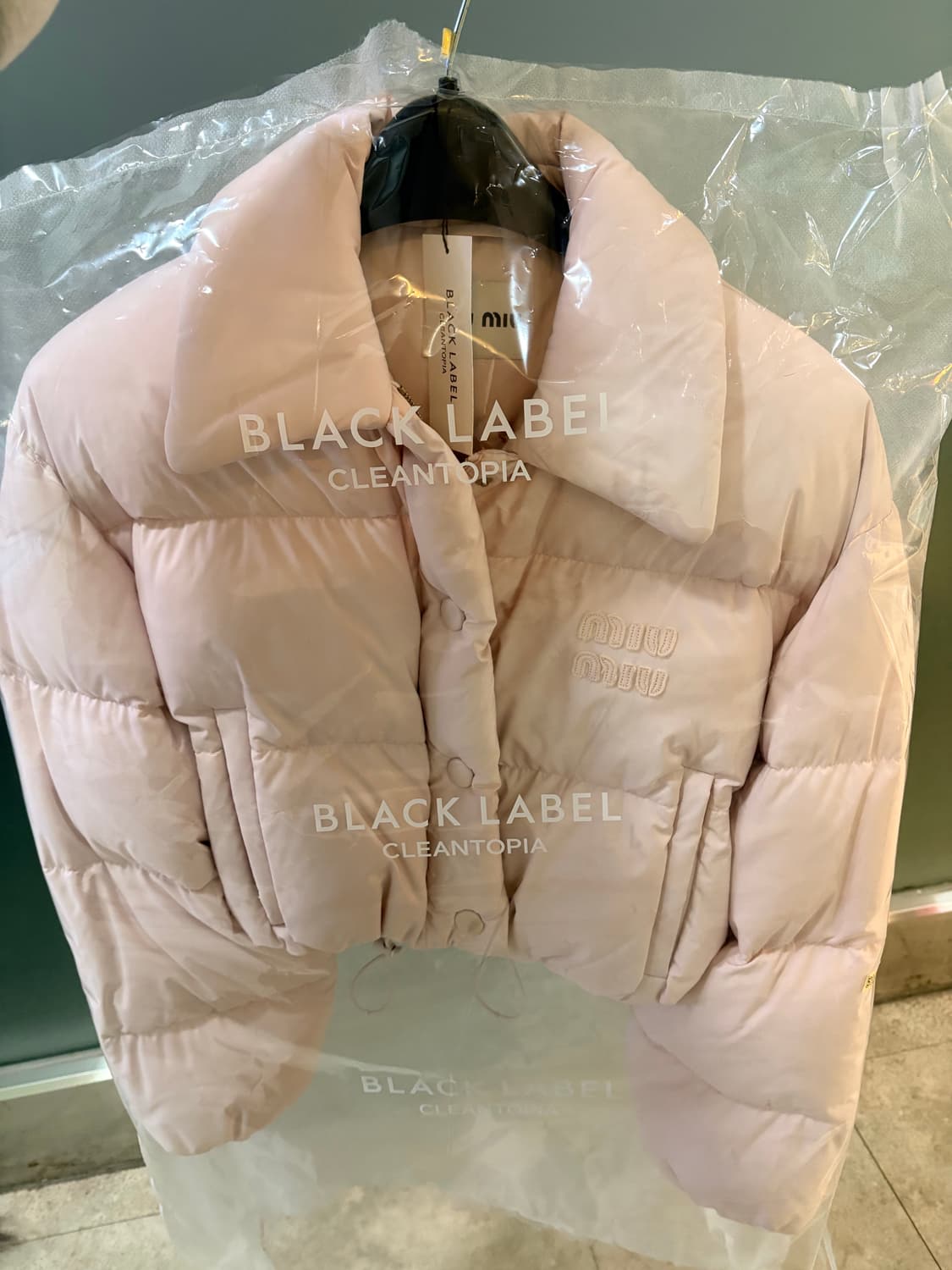 미우미우 숏 크롭 패딩 42 상품이미지2