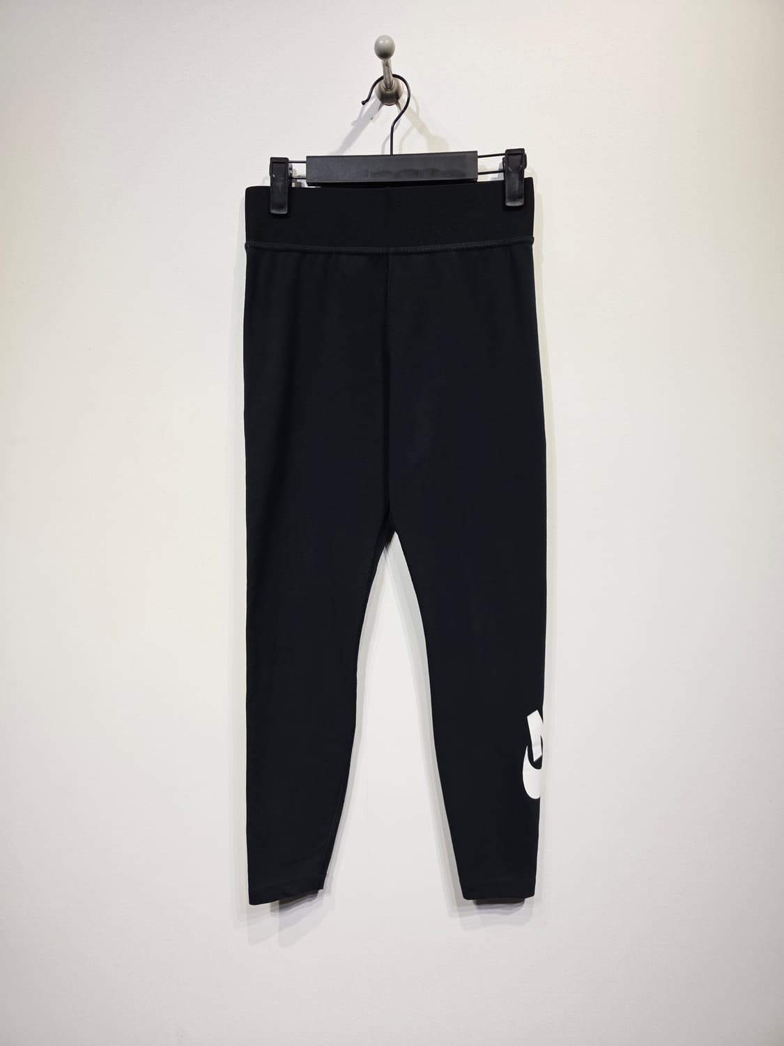 M(66). 나이키(NIKE) 스포츠웨어 빅로고 하이웨이스트 레깅스 블랙 상품이미지2