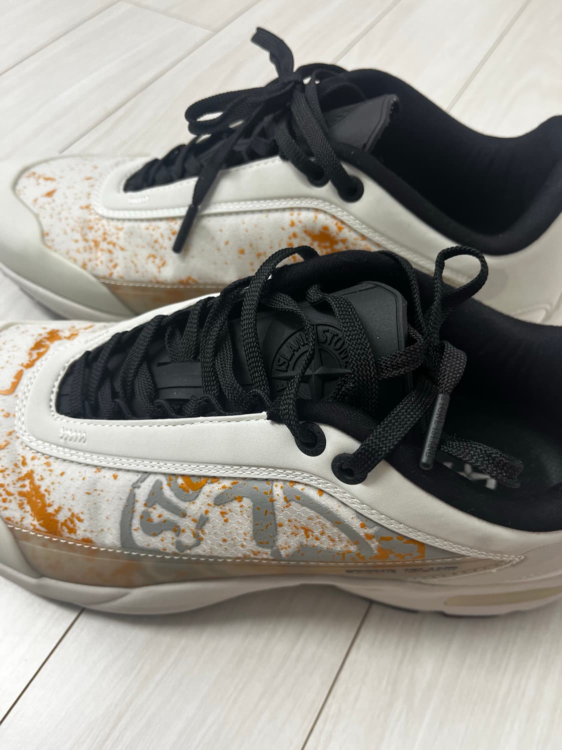 스톤아일랜드 그라임 스니커즈 스투코 23FW 상품이미지1