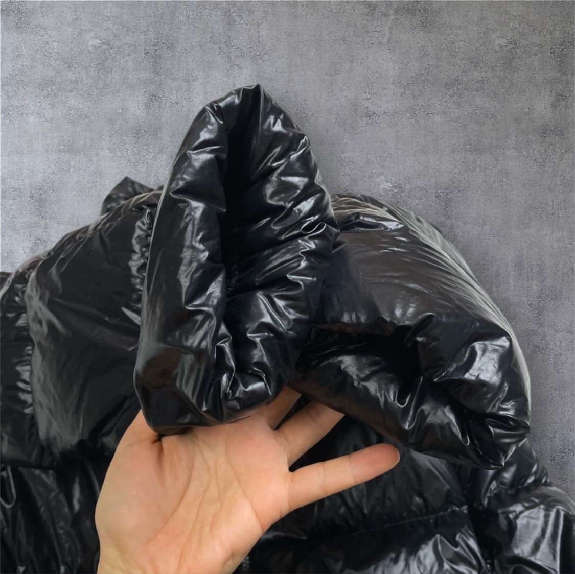 유니클로 Uniqlo 블랙 울트라 라이트 다운 숏패딩 L 상품이미지6