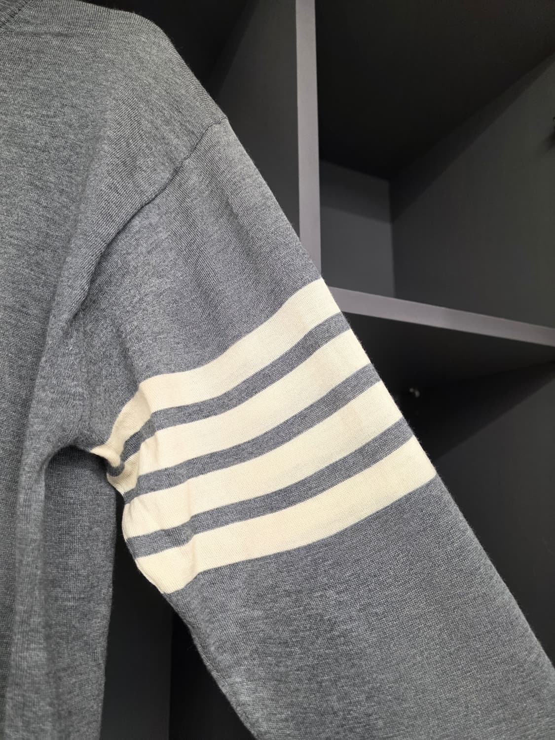 [4,무하자]톰브라운 메리노울 니트 그레이 상품이미지3