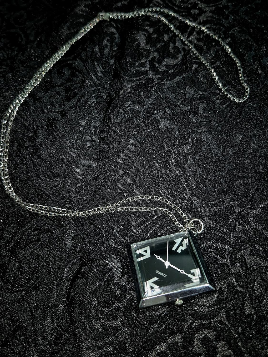 빈티지 y2k 고딕 고스 시계 목걸이 상품이미지1