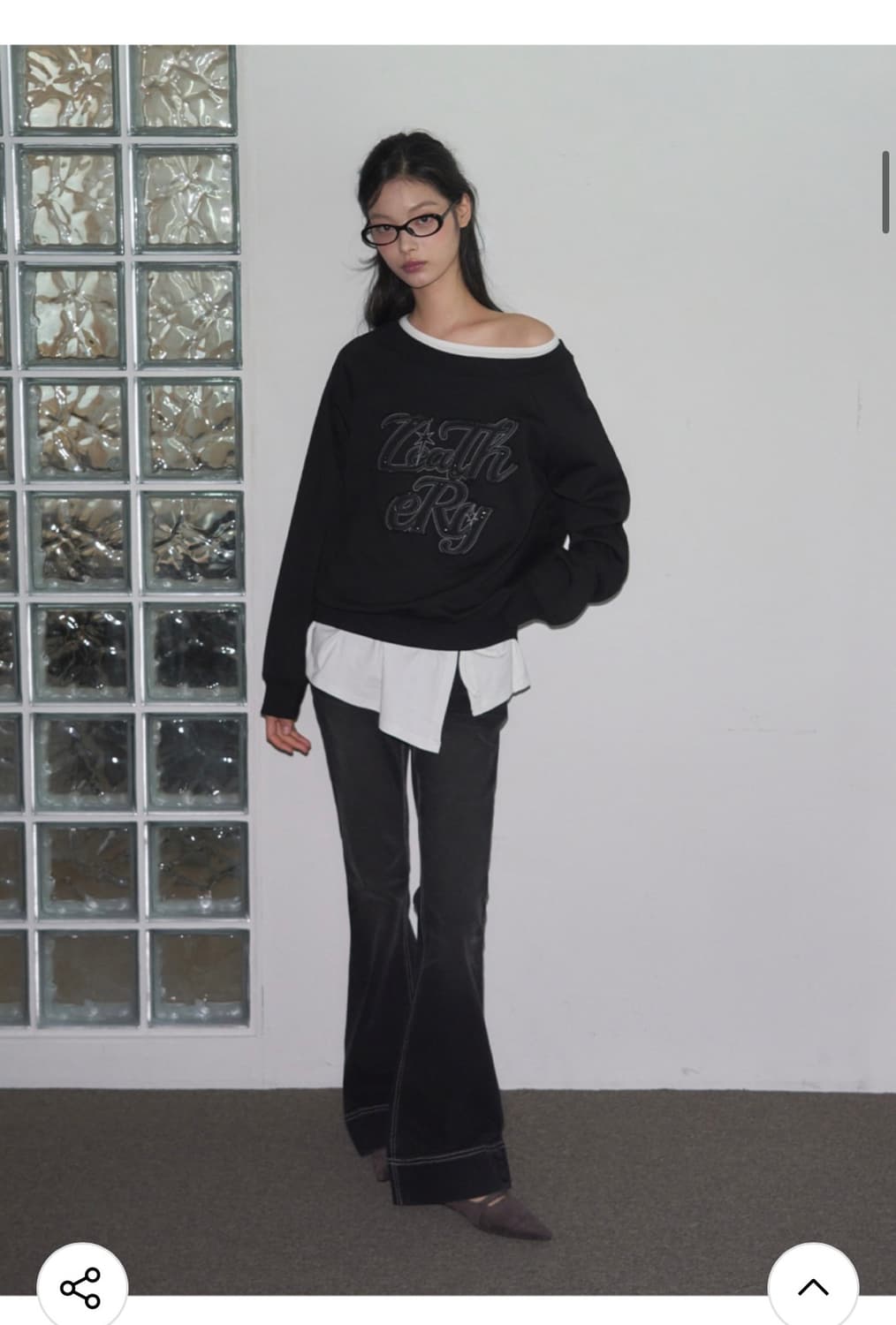 (FREE) 레더리 오프숄더 아플리케 스웻셔츠 [BLACK 상품이미지5