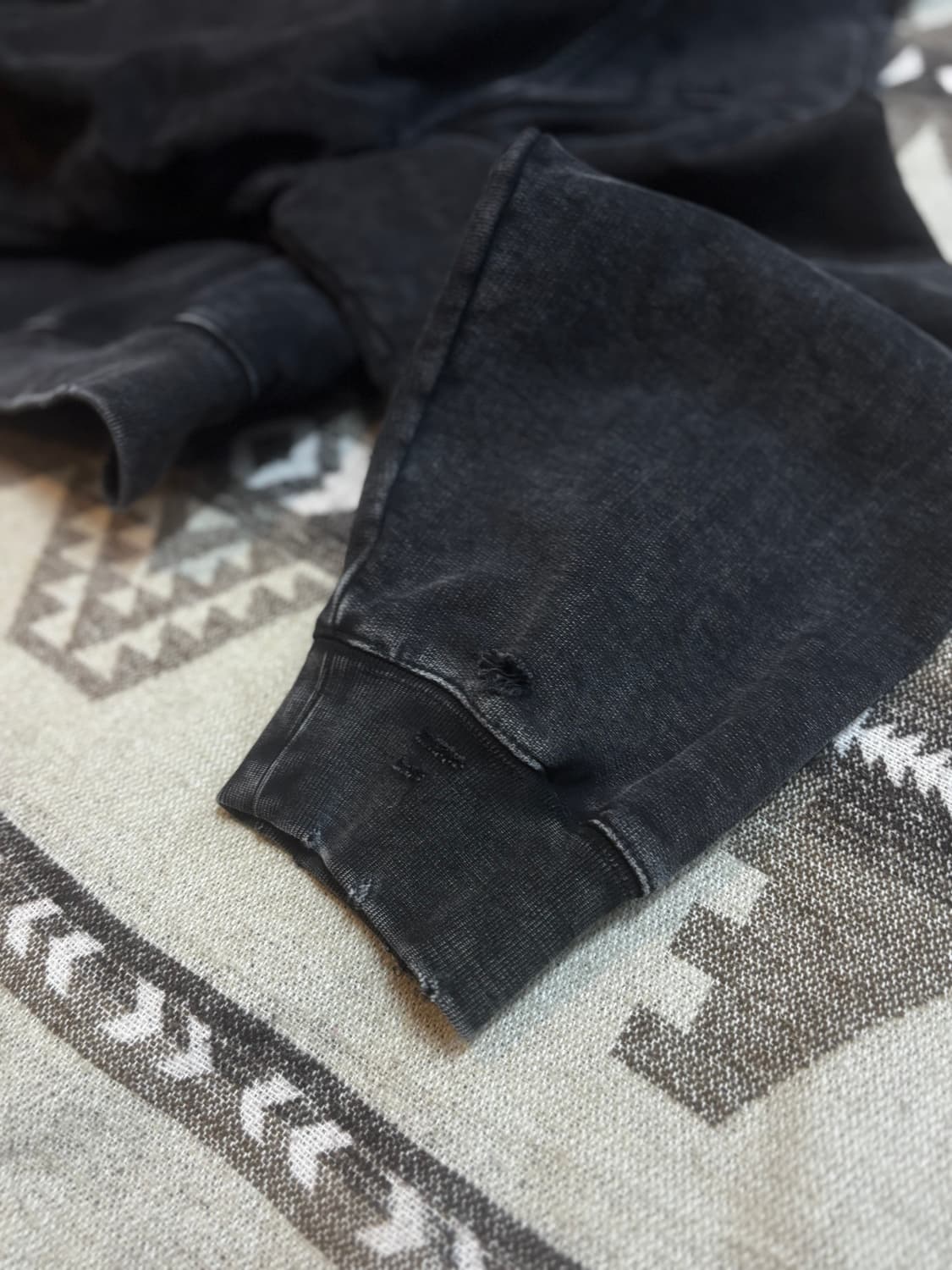 taptaptap 데미지 헤비 웨이트 스웻셔츠 상품이미지10