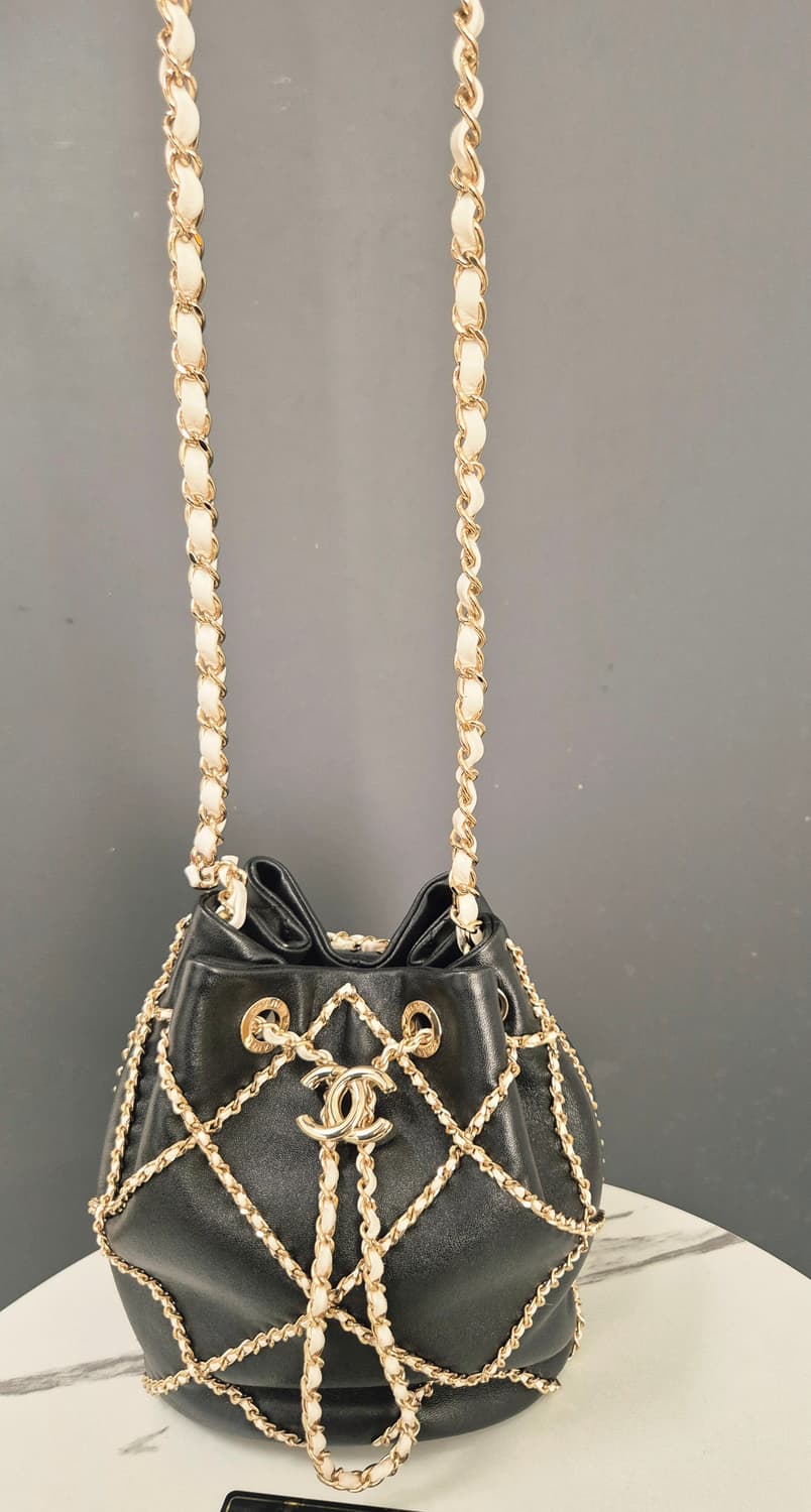 샤넬 드로스트링 체인 버킷백 상품이미지2