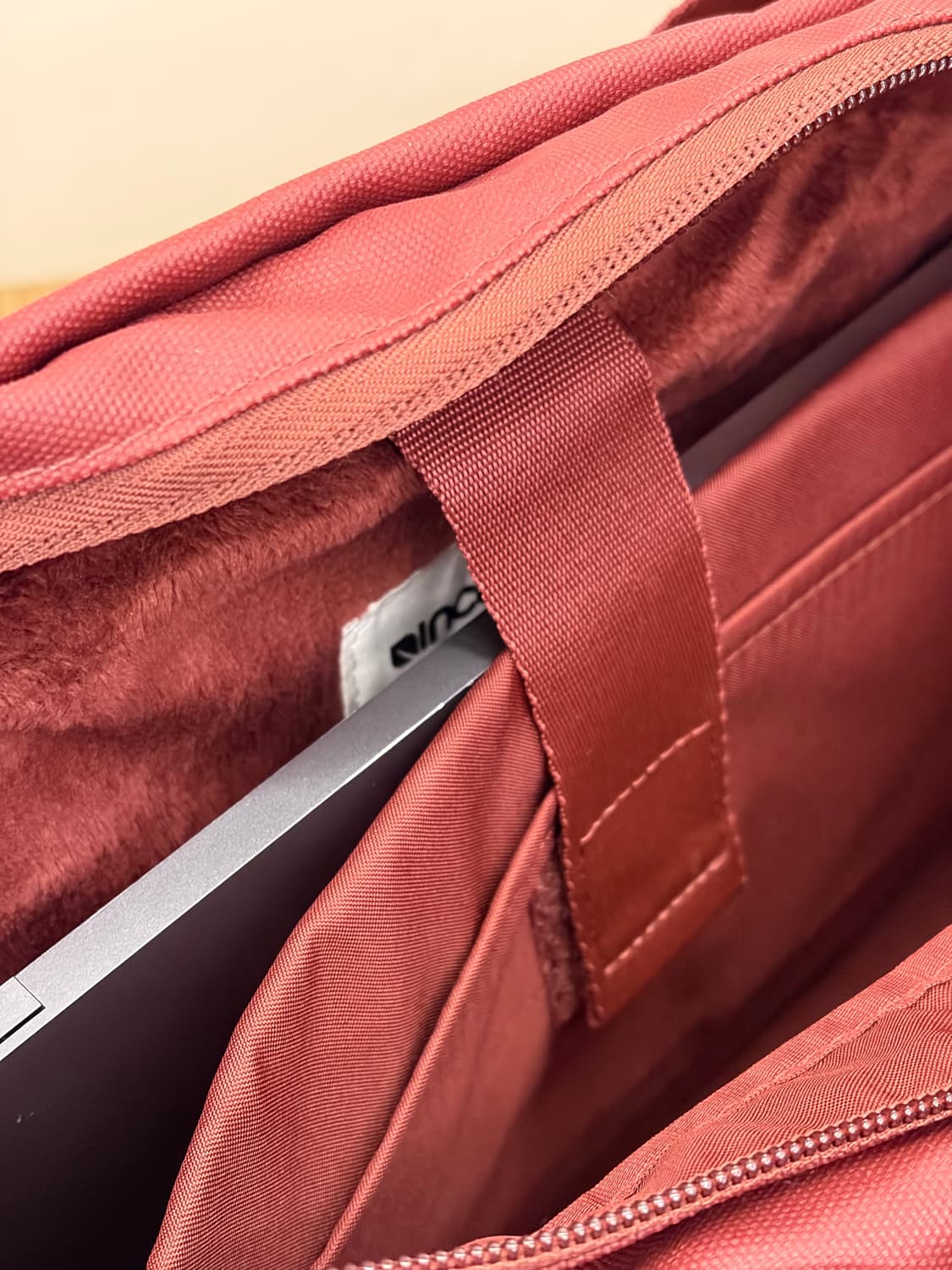 Incase 인케이스 시티 랩탑 더플백 딥레드 23L (여행가방) 상품이미지6