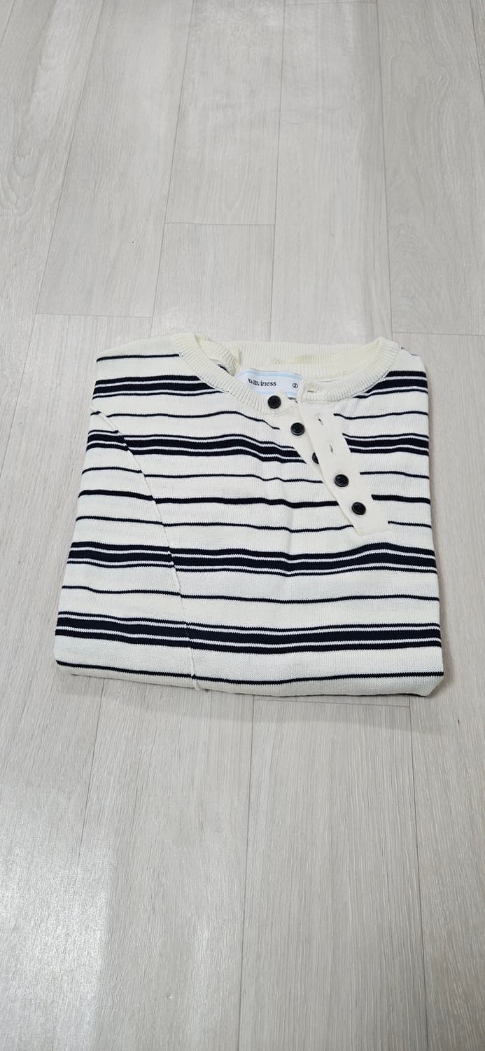 웨이비니스 한정 헨리넥 2사이즈 판매합니다 상품이미지2