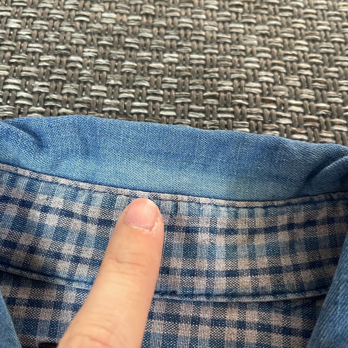 게스 원포켓 미니로고 블루 타탄체크 셔츠 S 상품이미지5