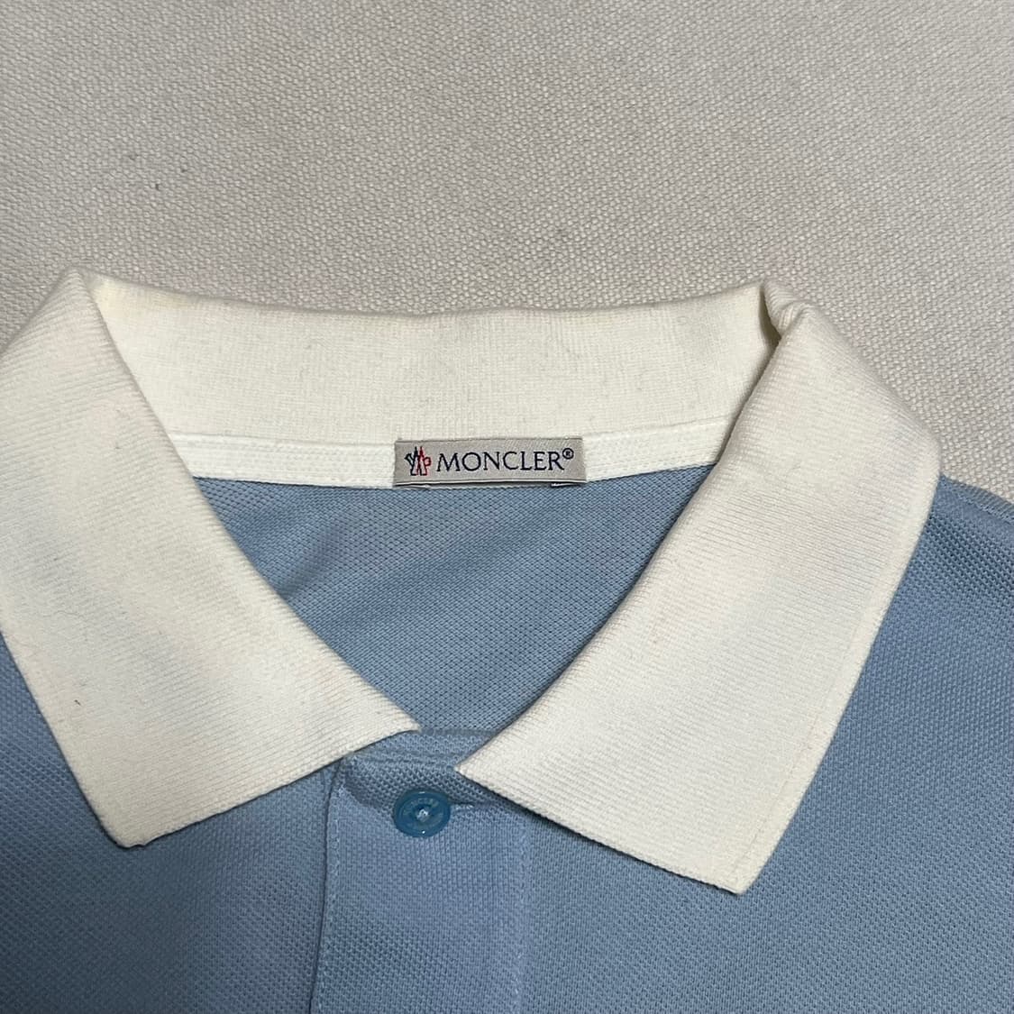 M 몽클레어 로고 와펜 카라 티셔츠 상품이미지6
