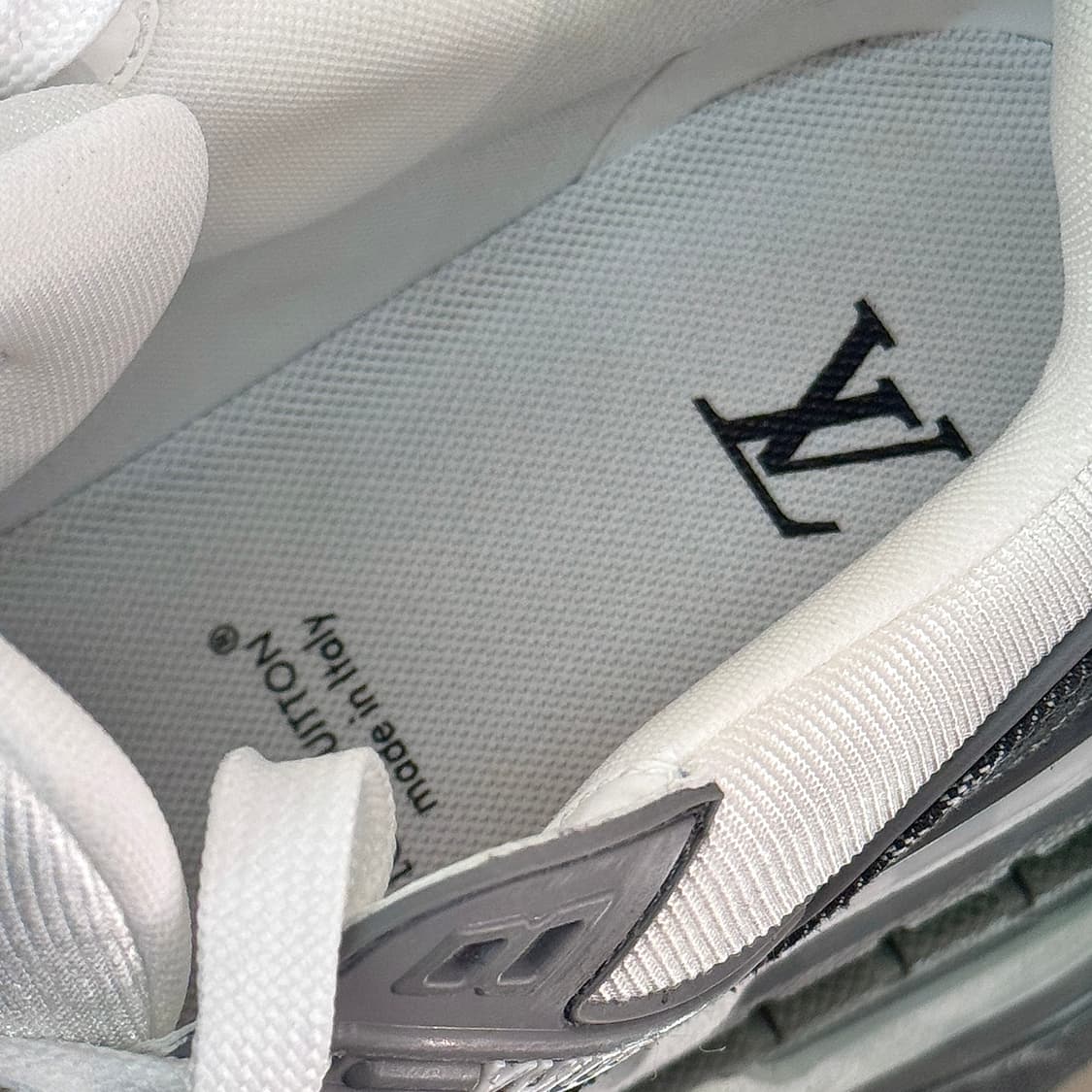 [정품] 25FW 루이비통 트레이너 범고래 그레이1ADF5C 상품이미지9