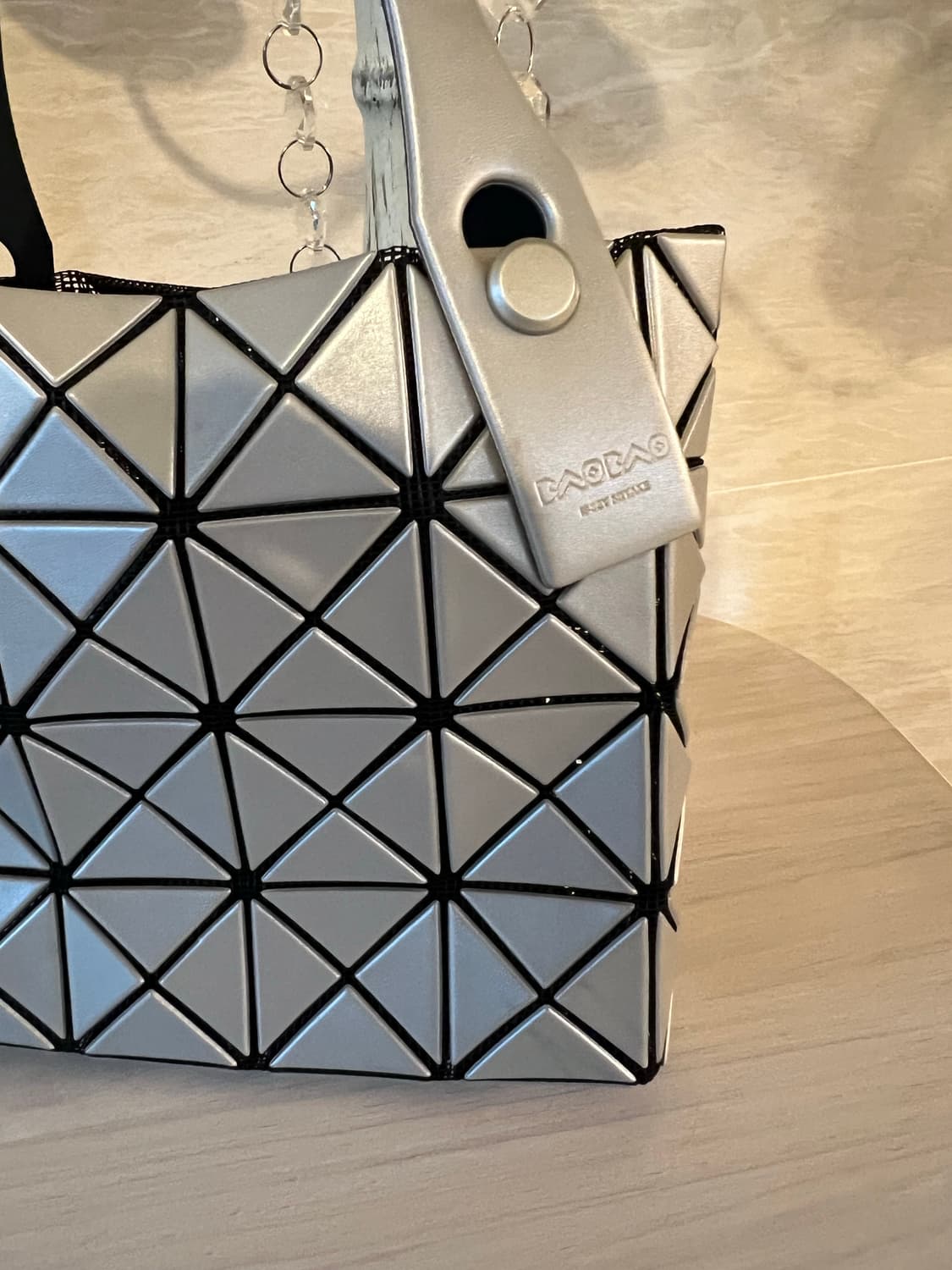 바오바오(정품) 박시 스몰 토트백 실버 상품이미지2