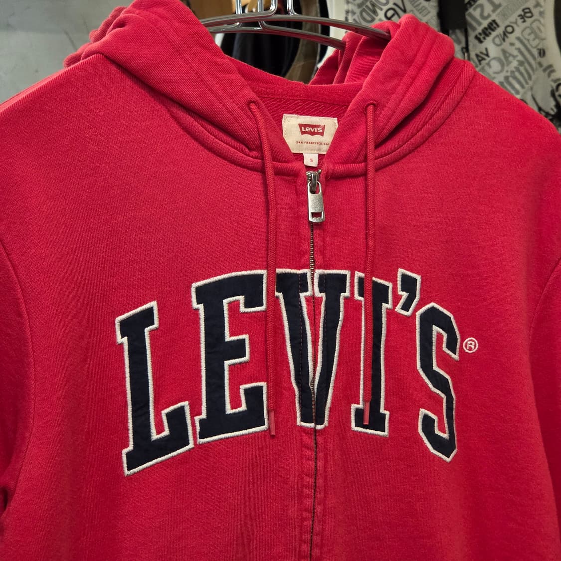 리바이스 레드 빅로고 자수 후드집업 상품이미지2