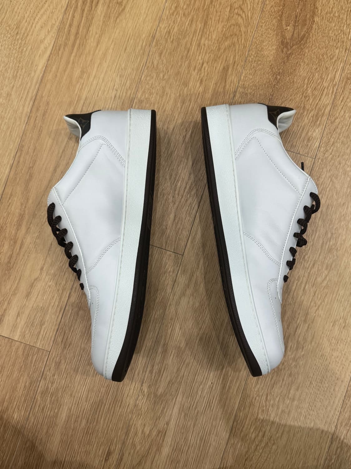 루이비통 로우탑 스니커즈 상품이미지7