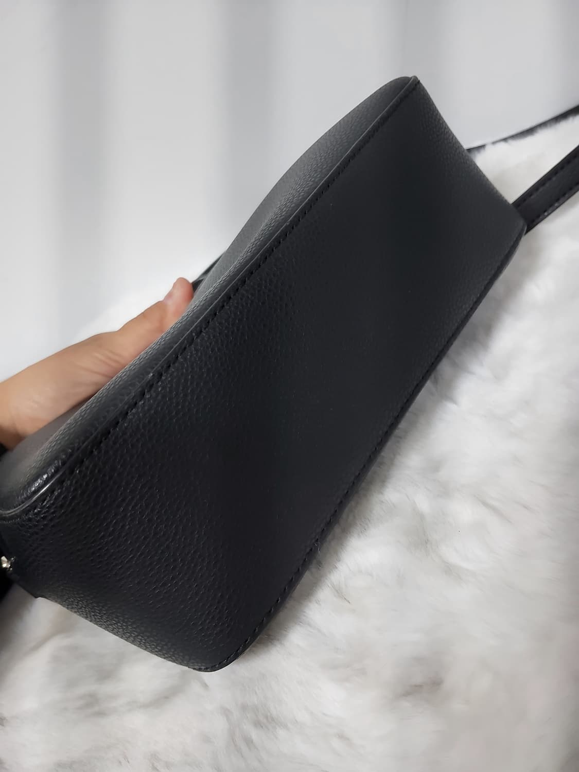 빈폴 블랙 크로스백 상품이미지3