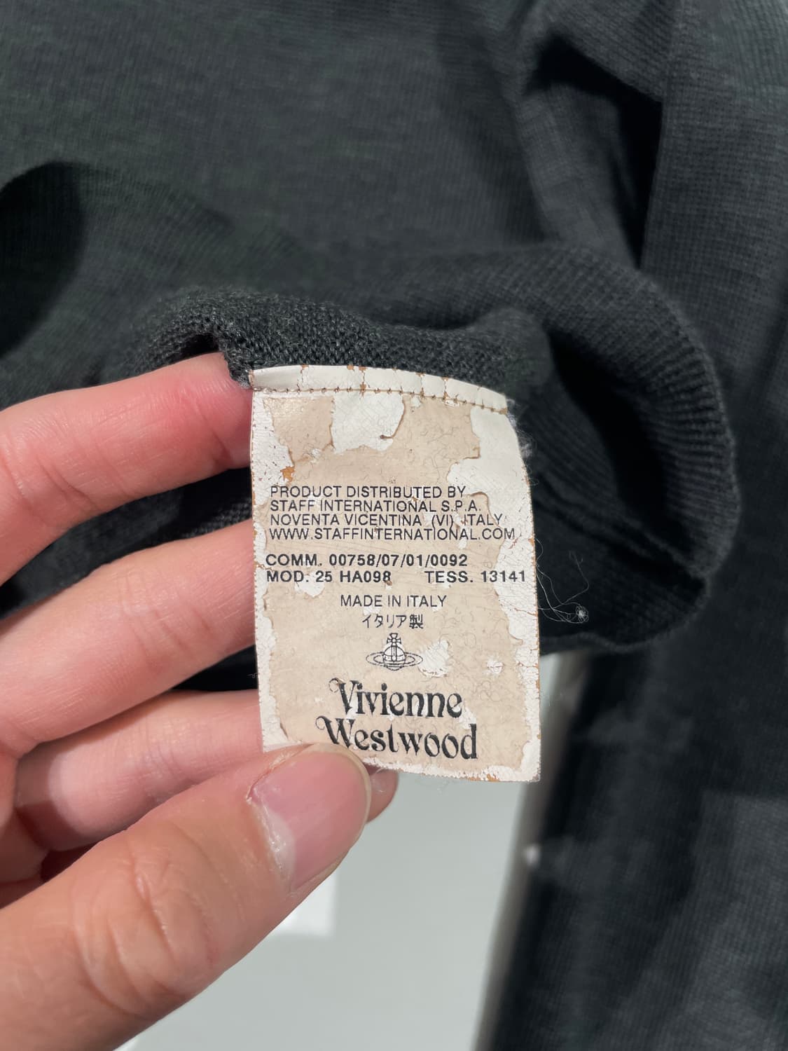 비비안 웨스트우드 맨 다크 올리브 V넥 울 니트 상품이미지8