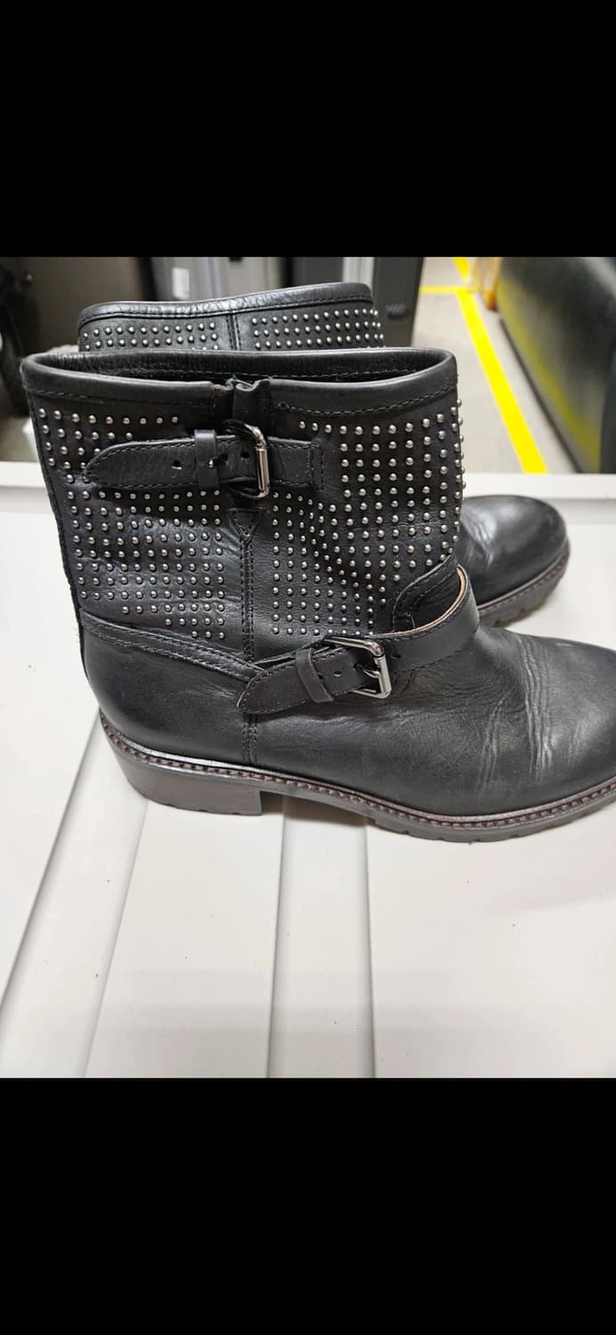 코치 블랙 스터드 부츠 240사이즈 상품이미지1