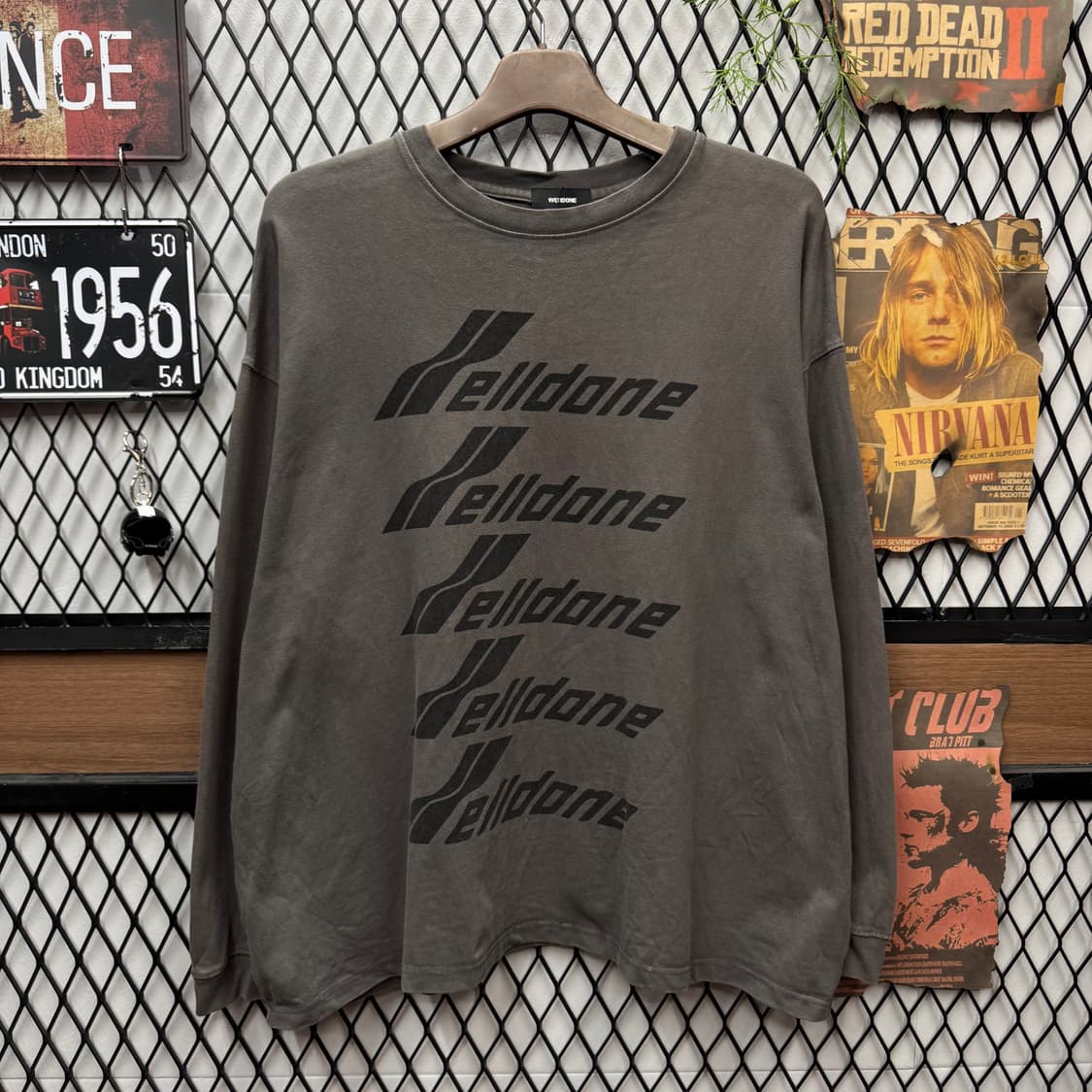 웰던 WE11DONE 롱슬리브 전면 레터링 로고 포인트 차콜 상품이미지1