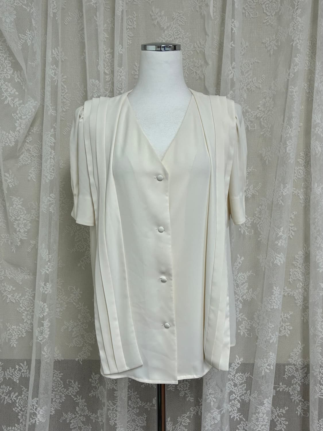 38) 럭키슈에뜨 세일러 카라 핀턱 블라우스 아이보리 상품이미지2