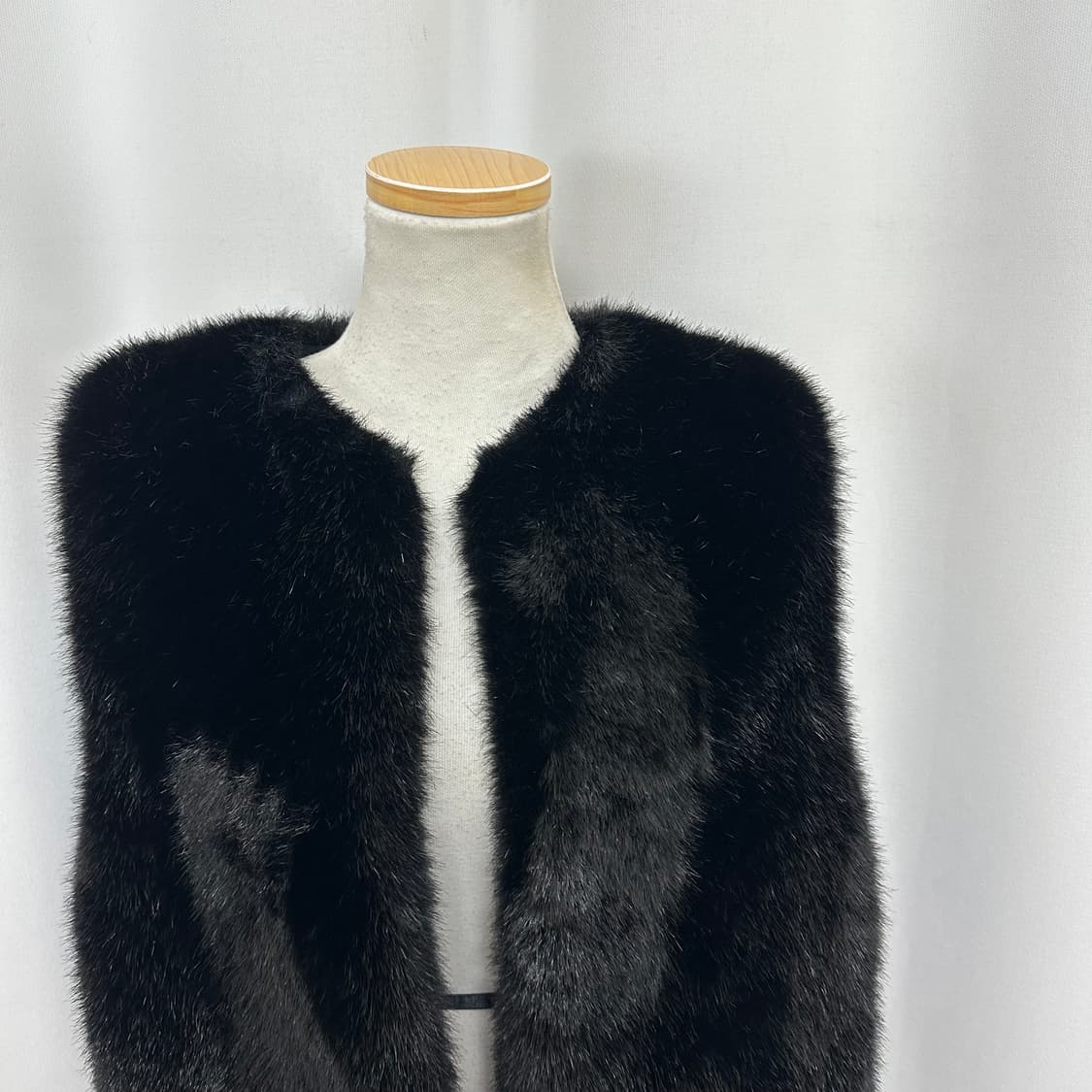   러브패리스 여자 퍼조끼 검정 FREE 상품이미지2