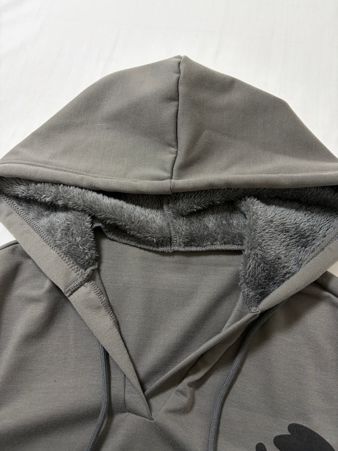 펑크 그레이 해골 털 트리밍 후드티 상품이미지3