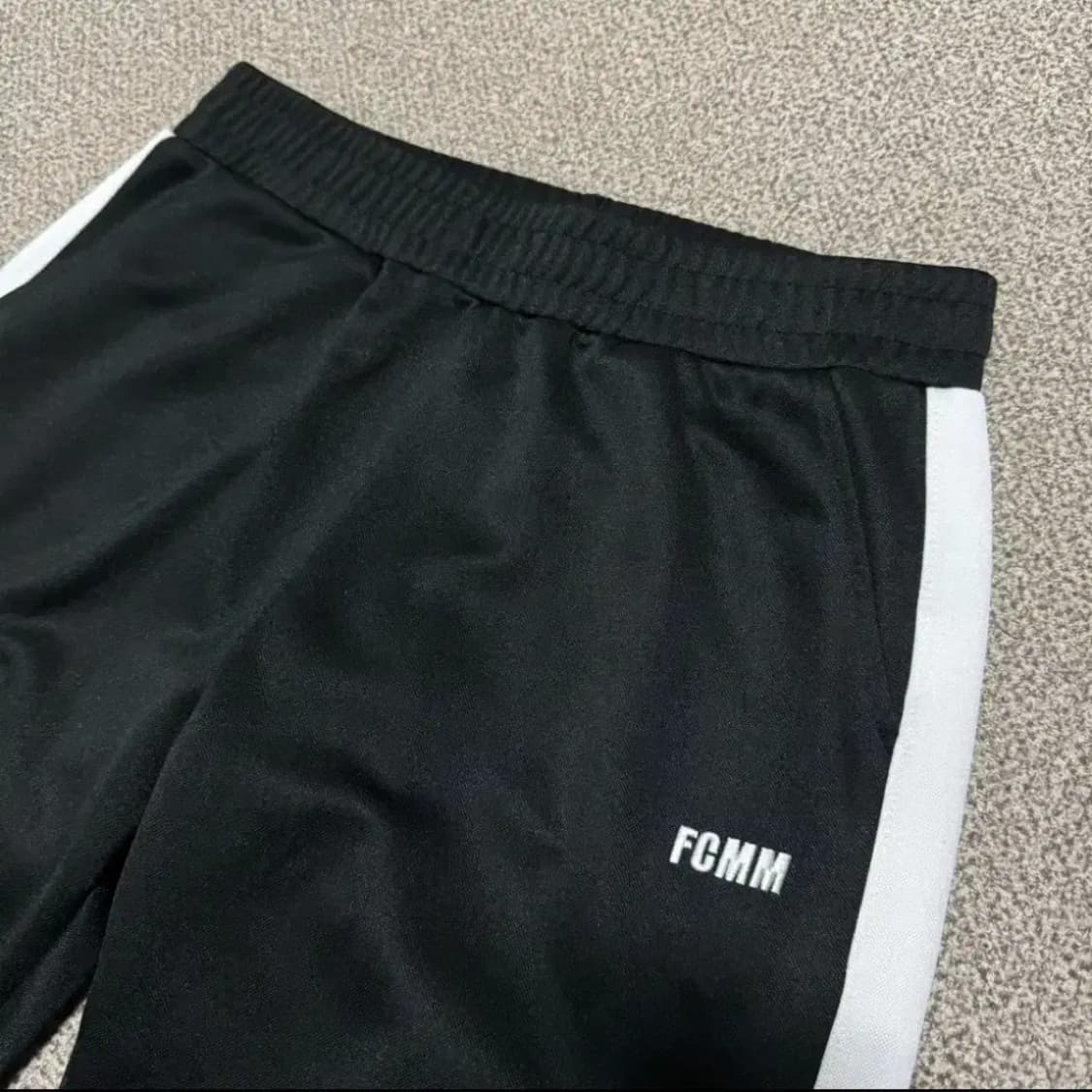 L FCMM 블랙 트랙 팬츠 흰색 라인 상품이미지2