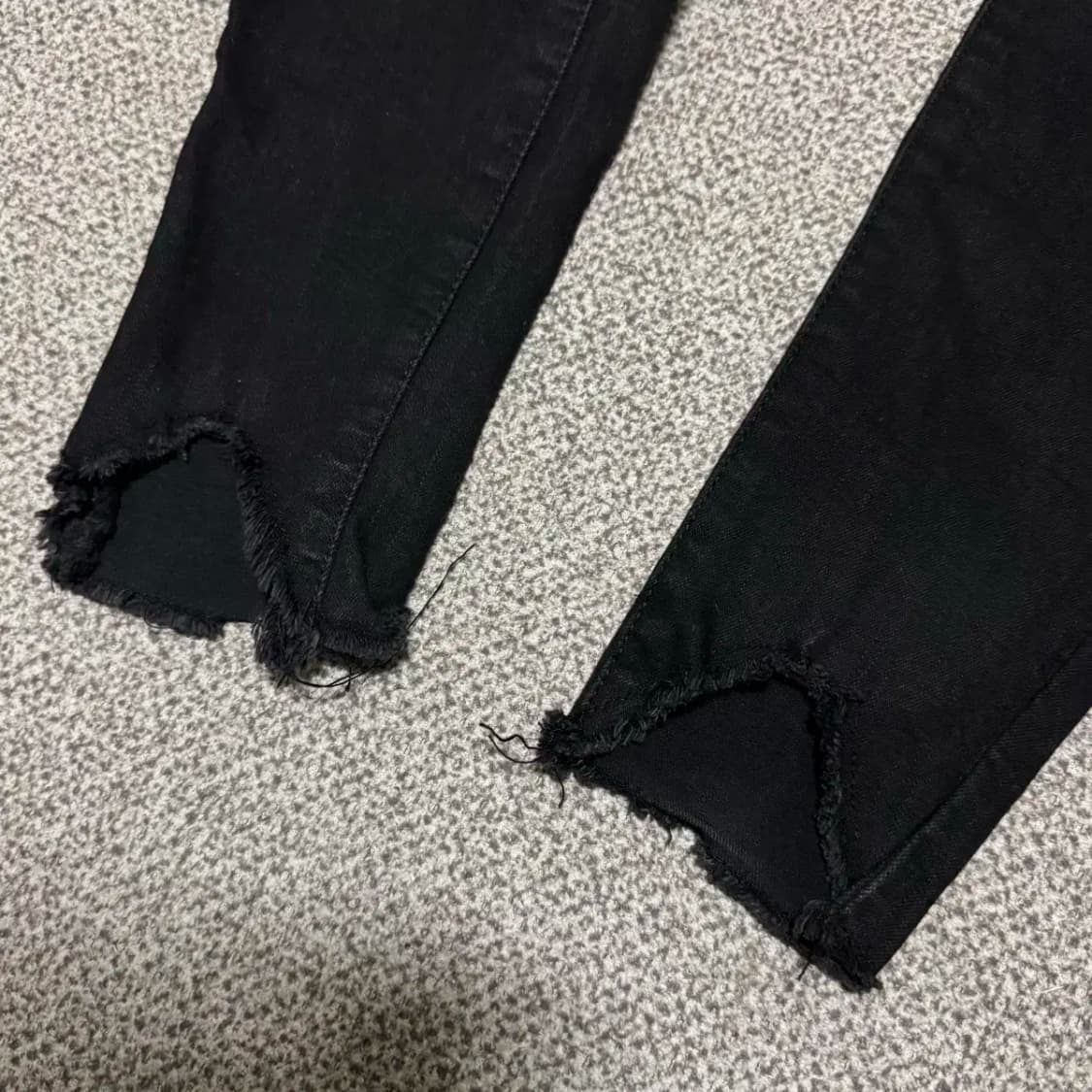 27 게스 흑청바지 여성 상품이미지5