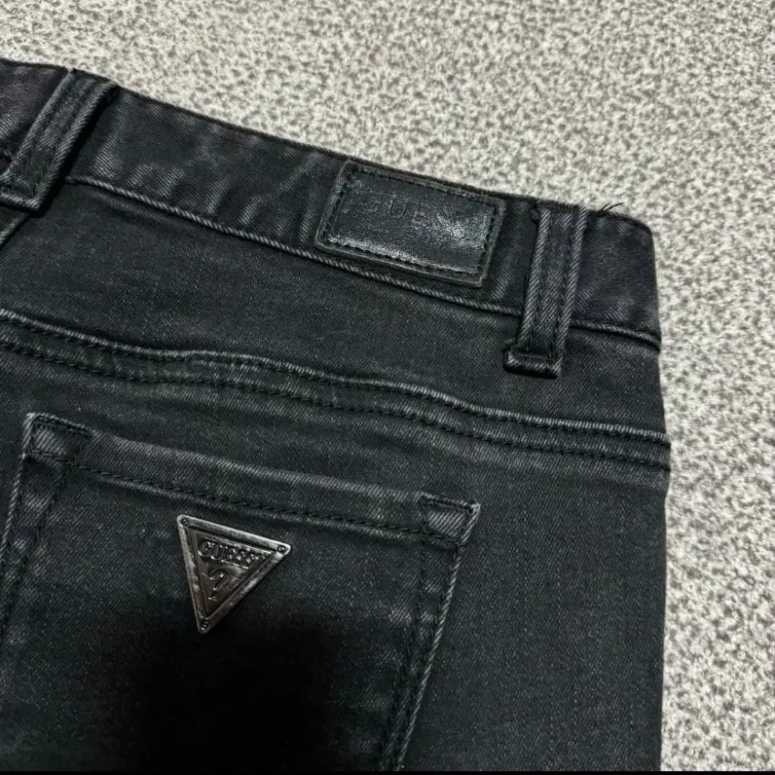 25 게스 블랙 데님 팬츠 여성 상품이미지3