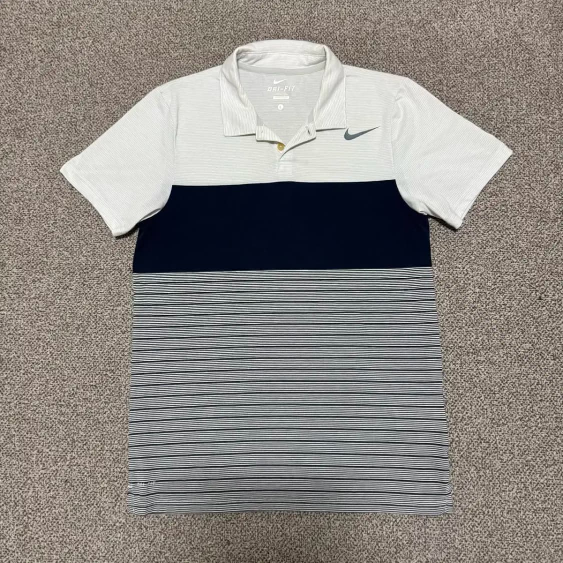 L 나이키 드라이핏 스트라이프 반팔 카라티 상품이미지1
