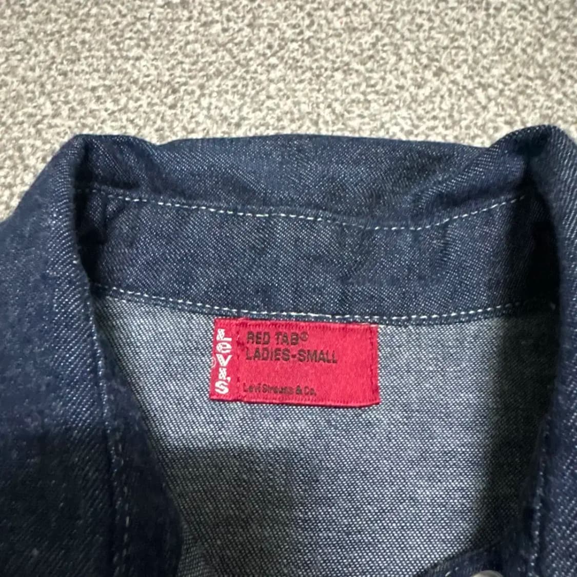 S 리바이스 레드탭 데님 셔츠 여성 상품이미지3