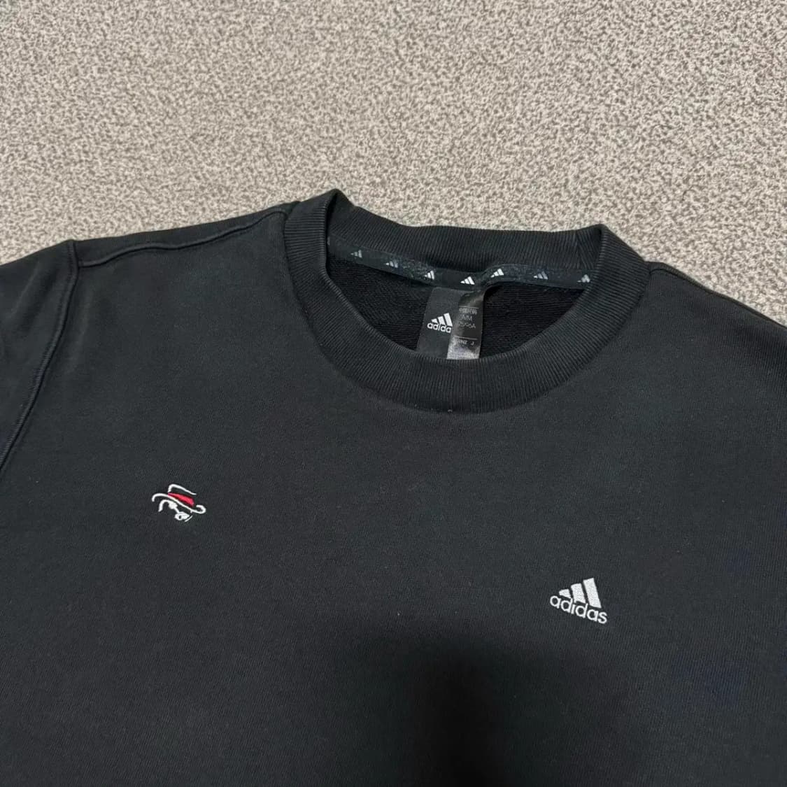L 아디다스 블랙 맨투맨 티셔츠 상품이미지2